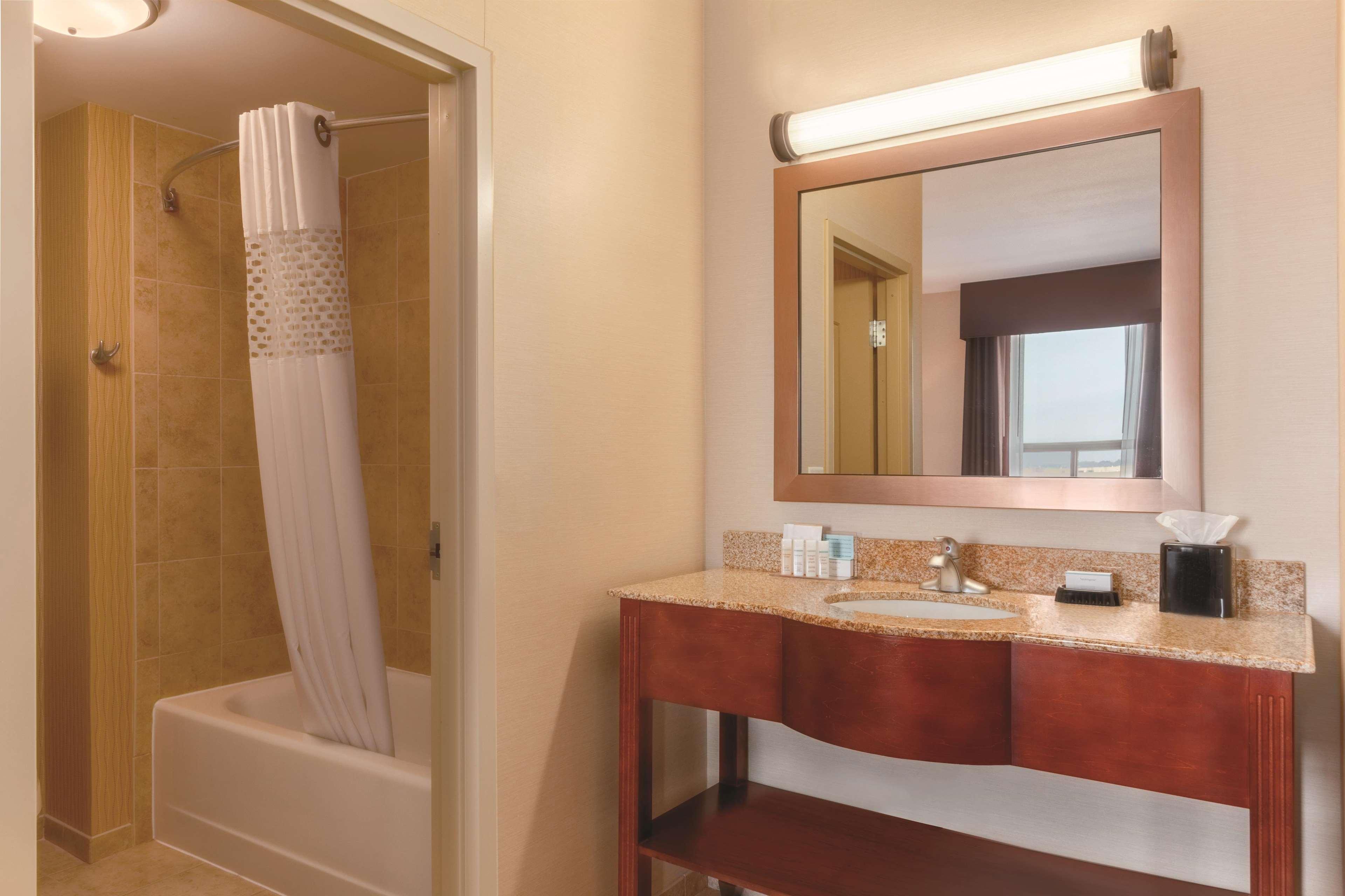 Hampton Inn By Hilton Edmonton South Eksteriør bilde