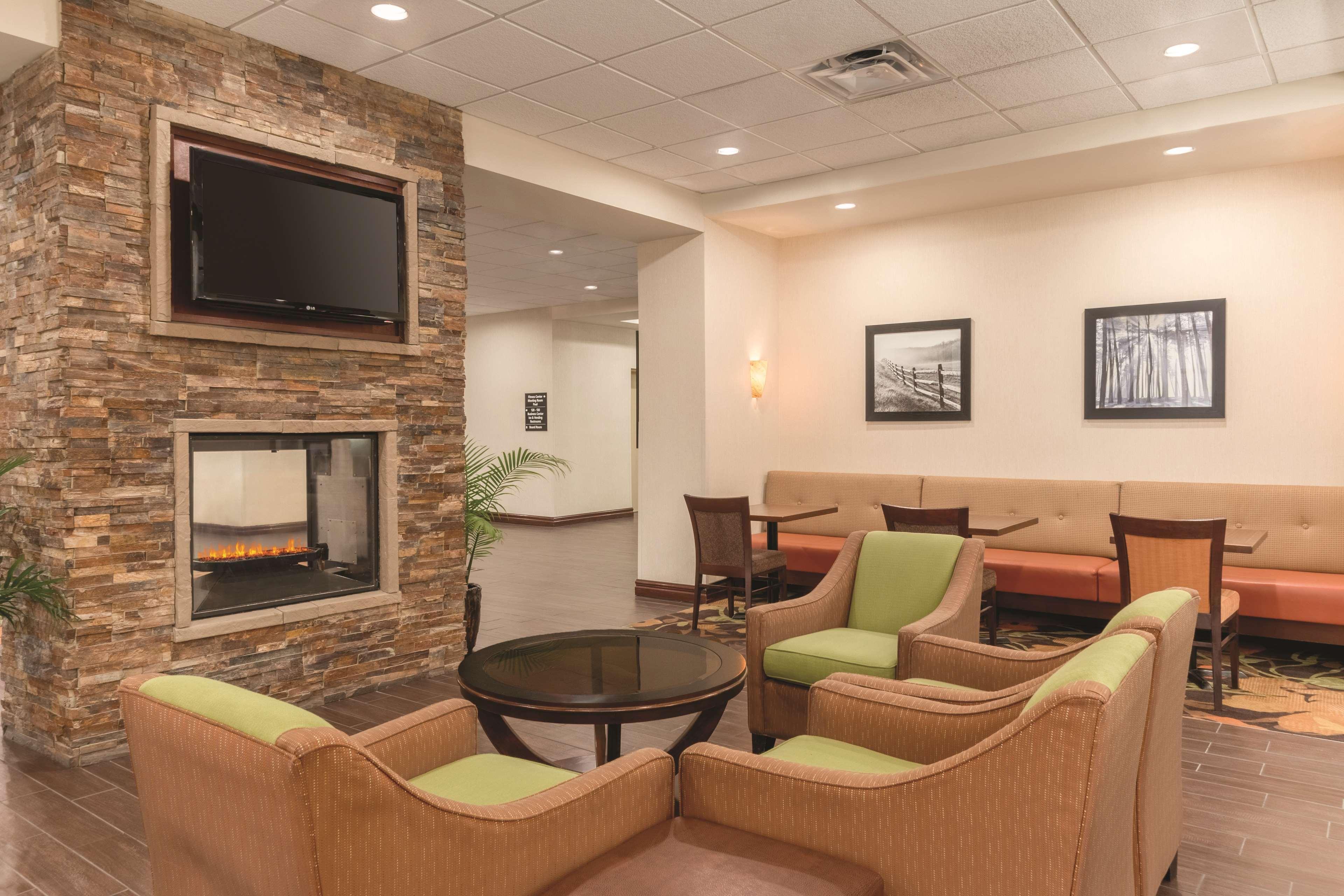 Hampton Inn By Hilton Edmonton South Eksteriør bilde