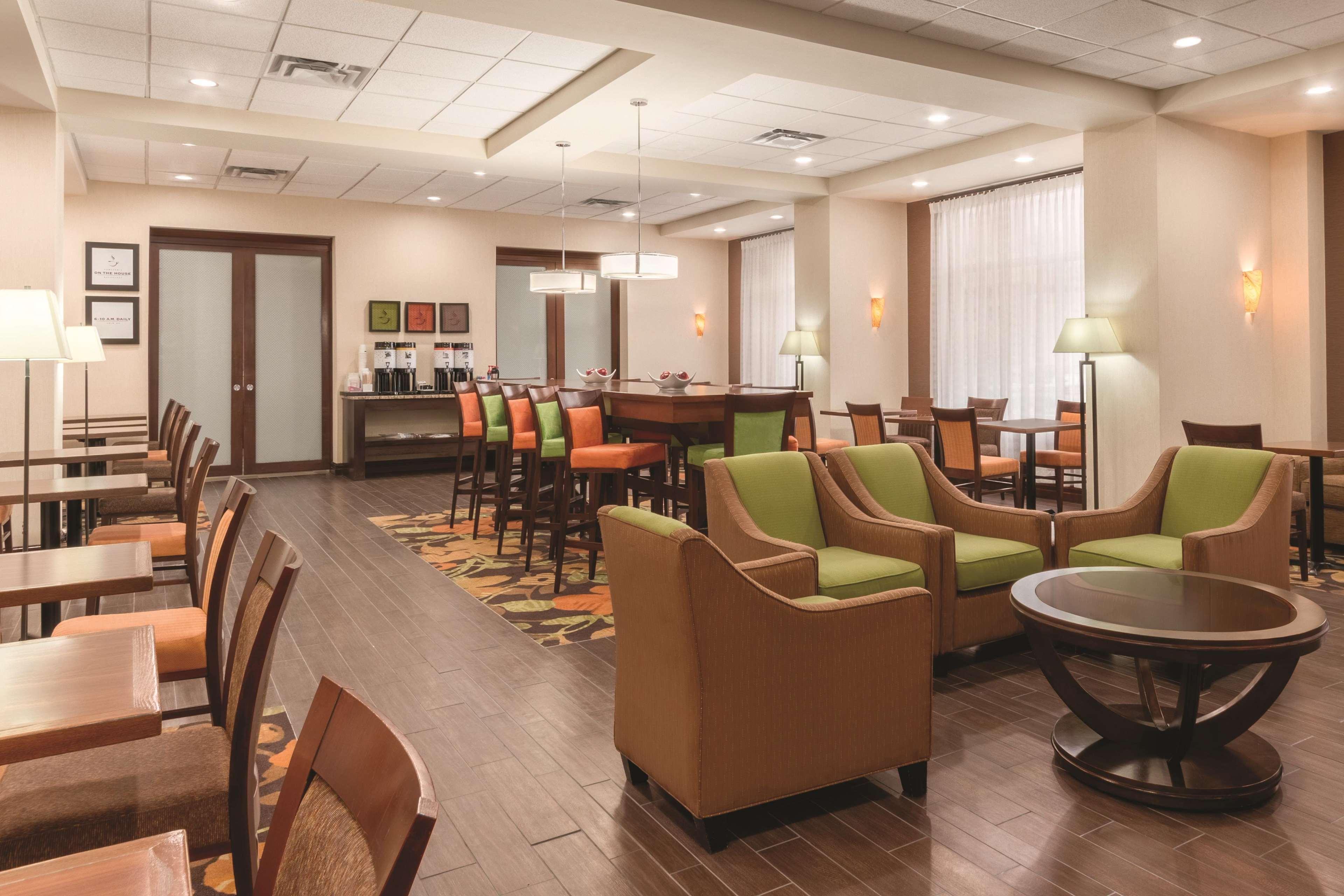 Hampton Inn By Hilton Edmonton South Eksteriør bilde