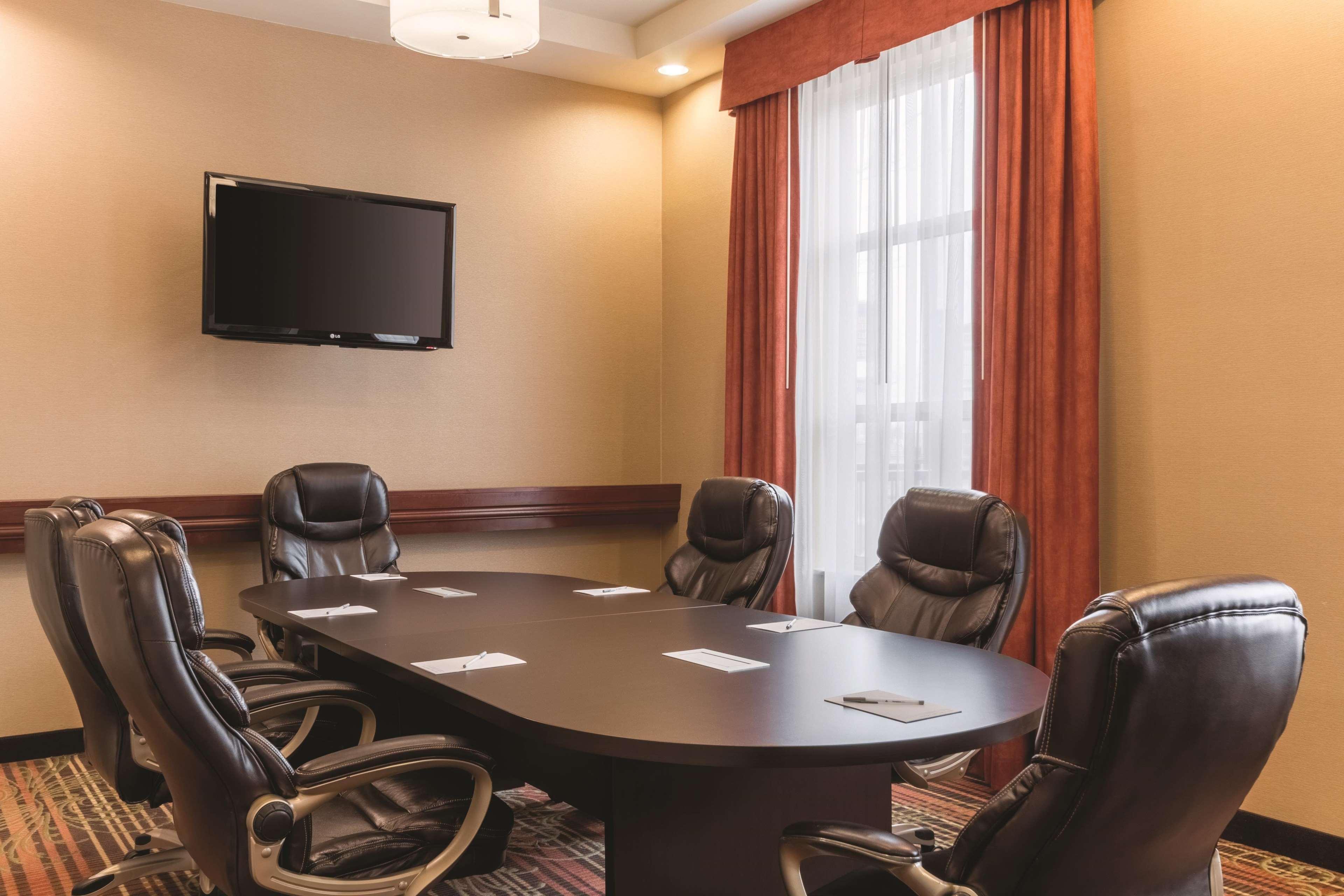 Hampton Inn By Hilton Edmonton South Eksteriør bilde