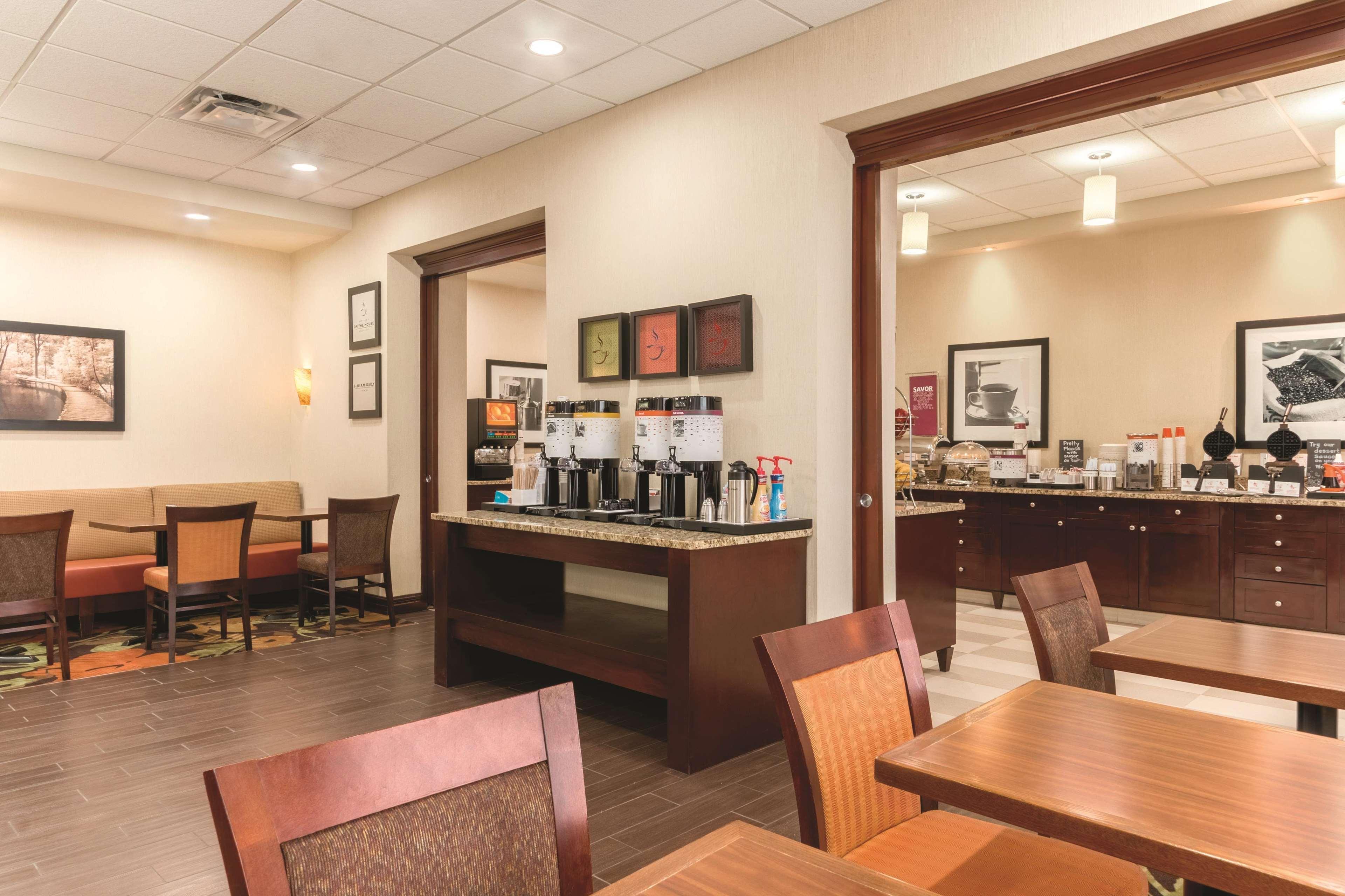 Hampton Inn By Hilton Edmonton South Eksteriør bilde