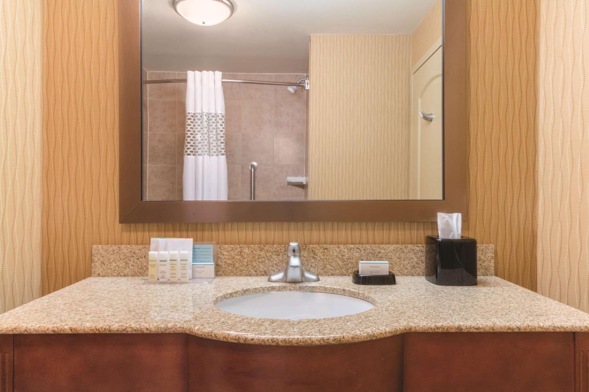 Hampton Inn By Hilton Edmonton South Eksteriør bilde