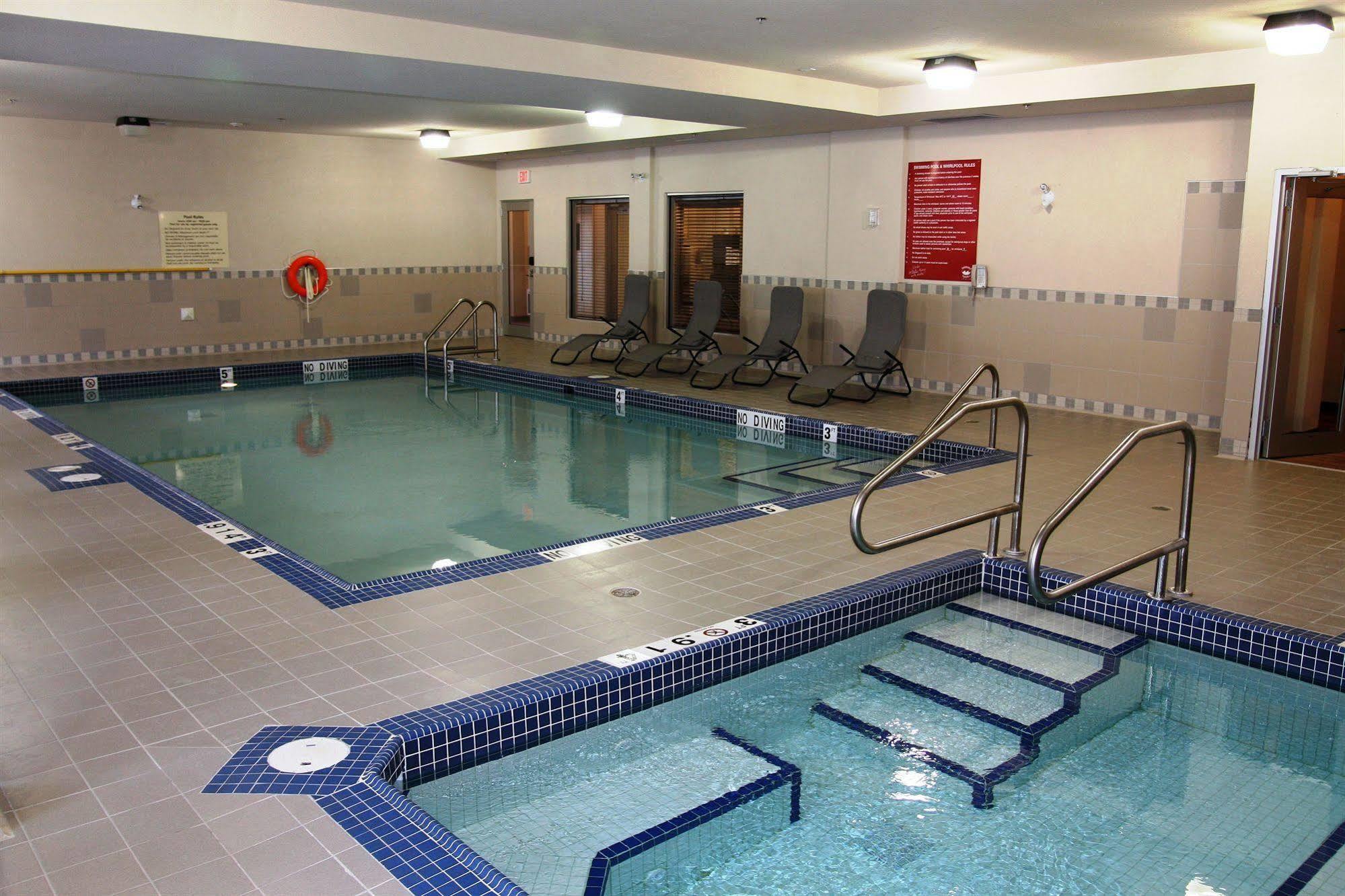 Hampton Inn By Hilton Edmonton South Eksteriør bilde