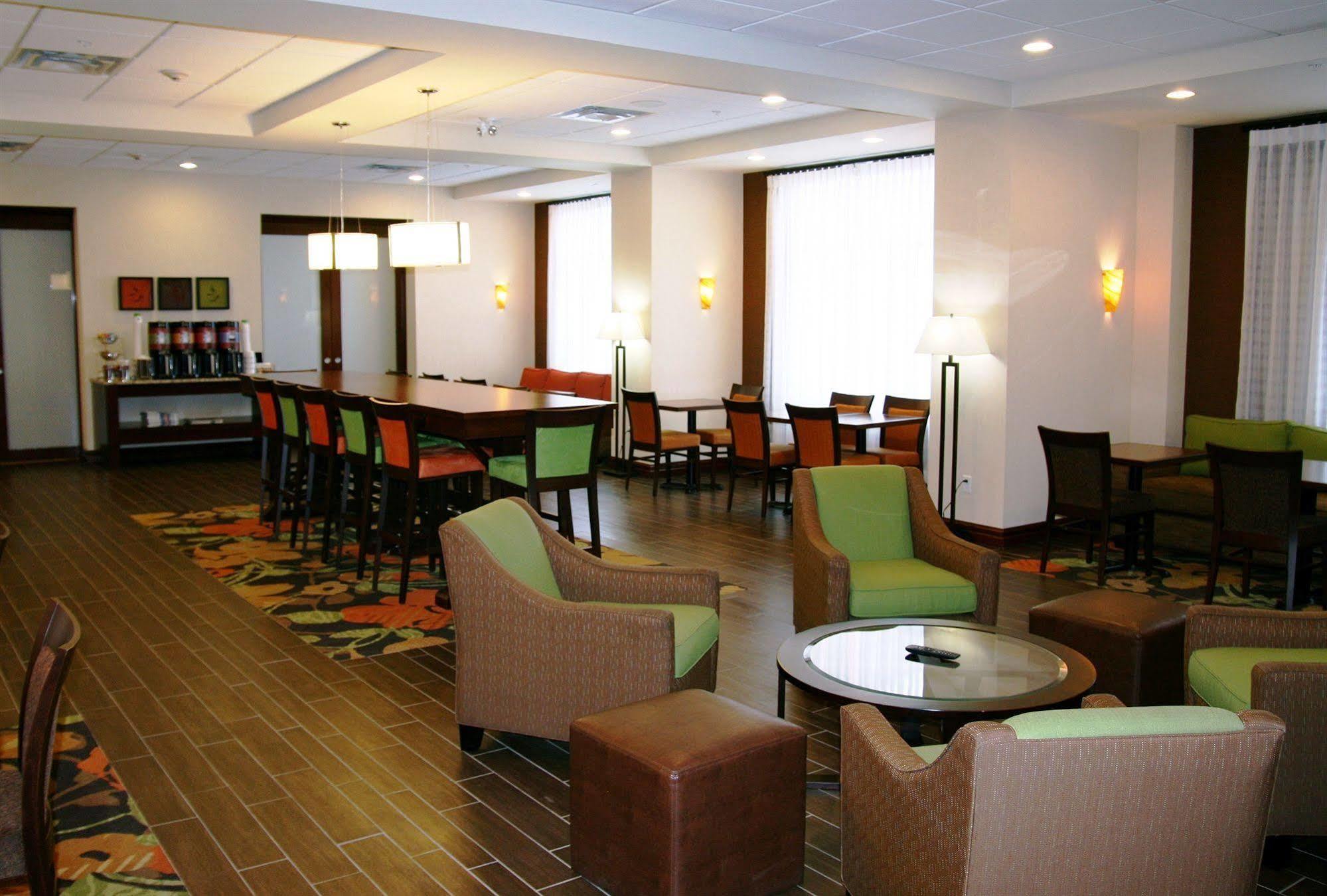 Hampton Inn By Hilton Edmonton South Eksteriør bilde